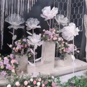 Pink And White Flower Arrangements For Weddings