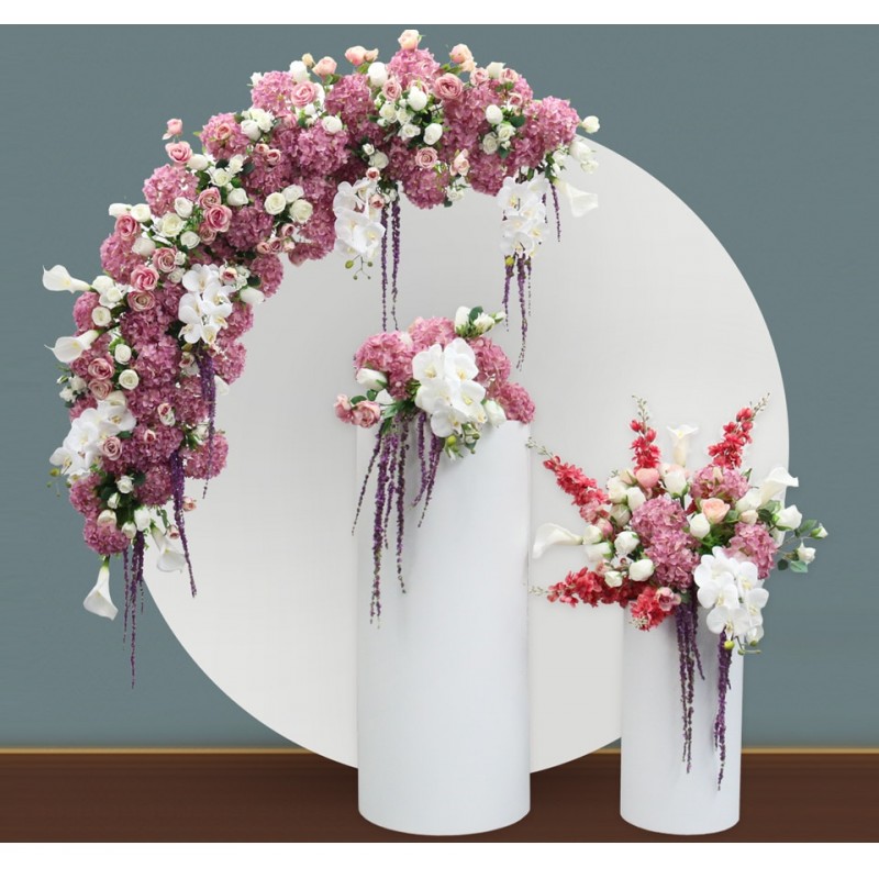 Flowers On Wedding Cake Table