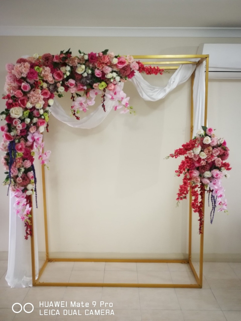 romantic fall decor for wedding arch