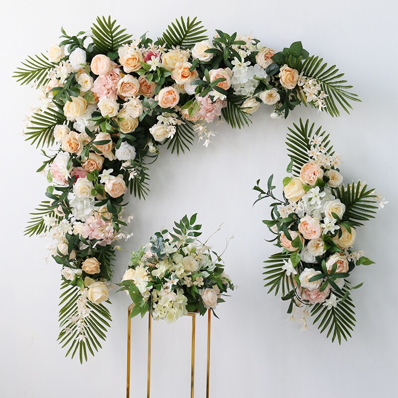 flower arrangement that comes to life10
