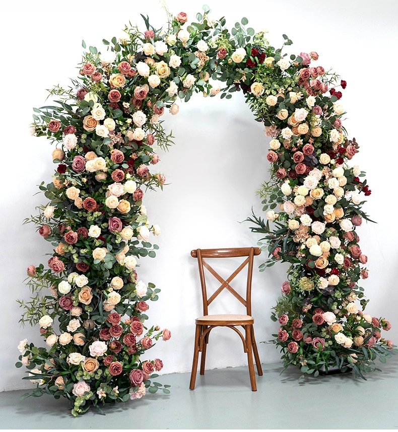 Color scheme and floral selection for wedding arrangements
